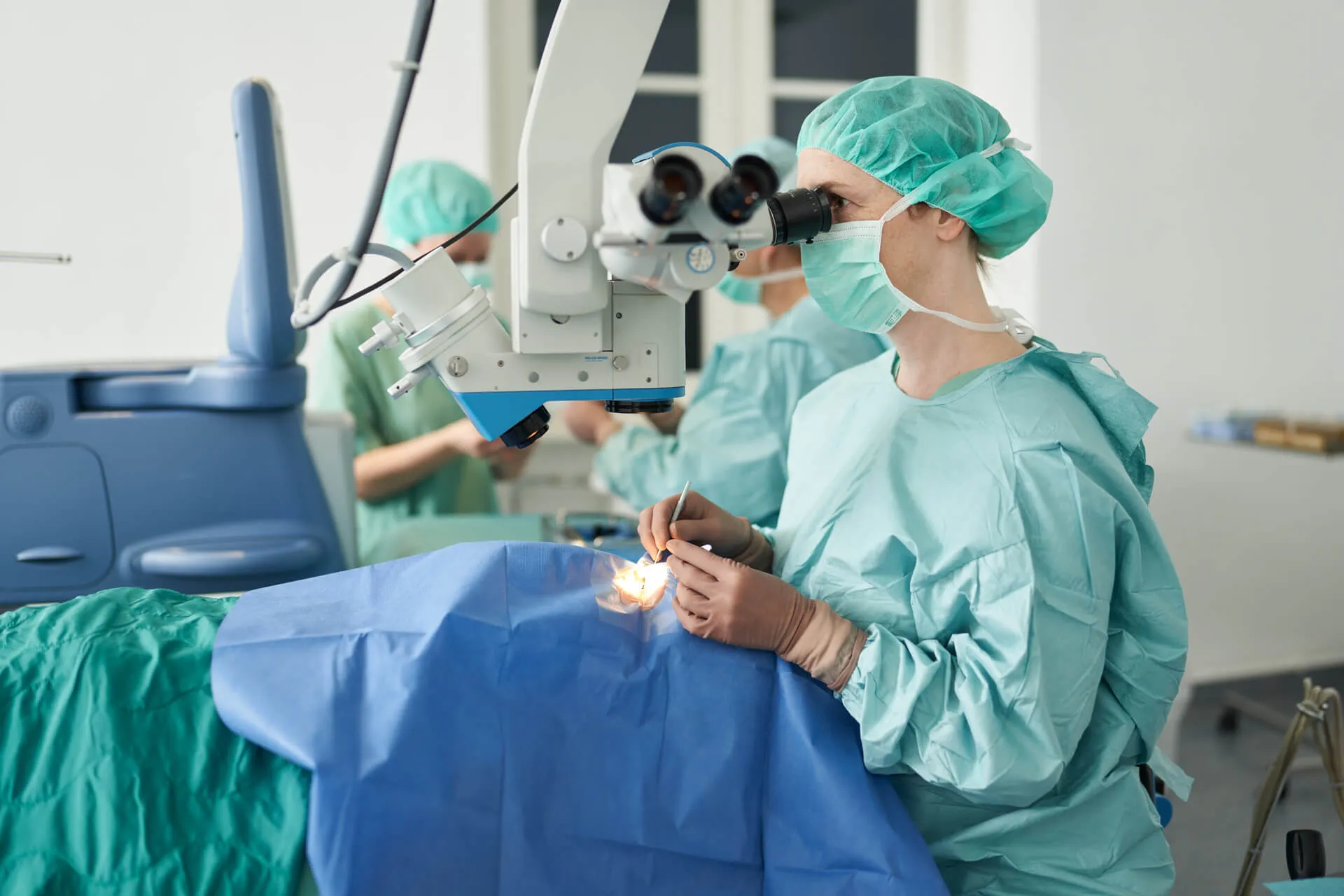 Durchführung einer Augenoperation 